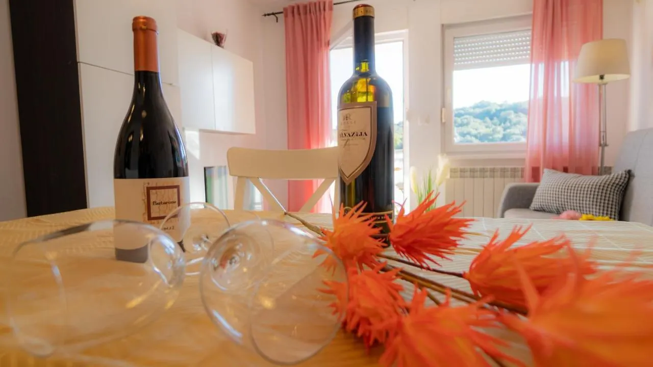 1St Floorc Apartment Pula